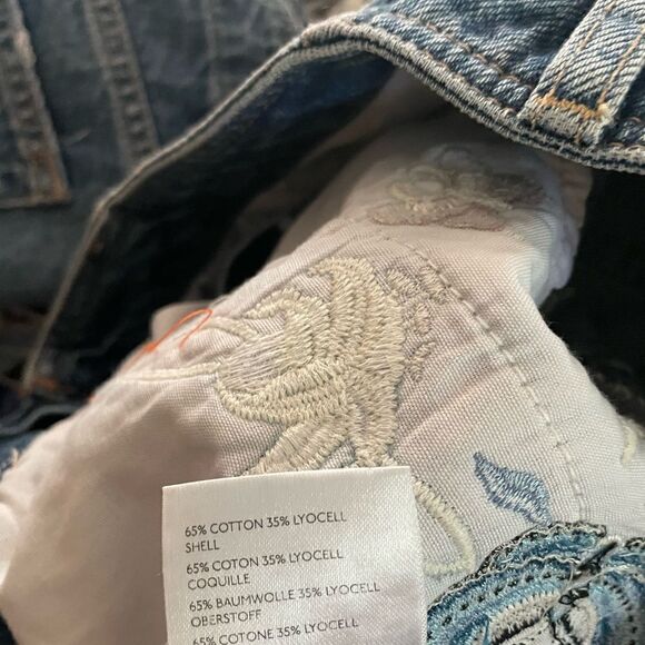 NEW Free People You're My Butterfly
Embroidered Shorts Size 26 - Picture 9 of 10